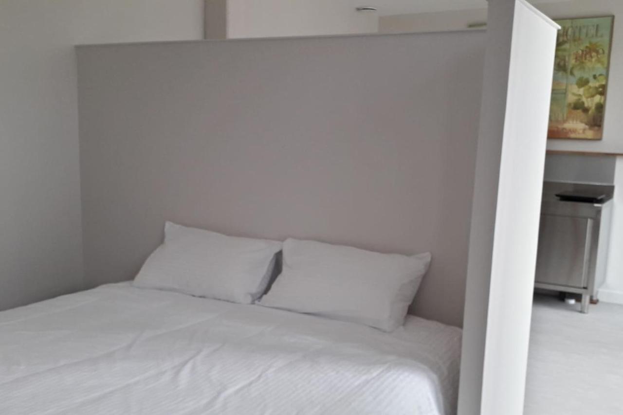 Appartement B.